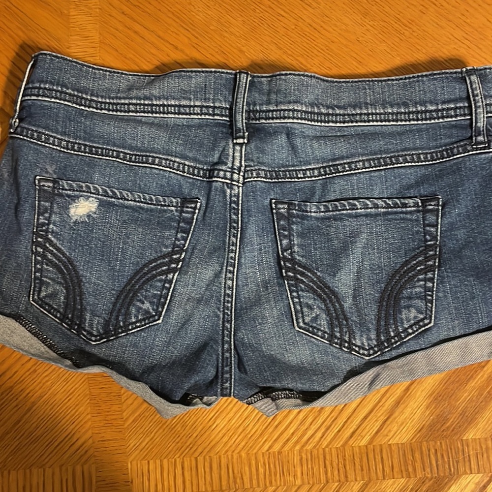 Shorts - Picture 4 of 5